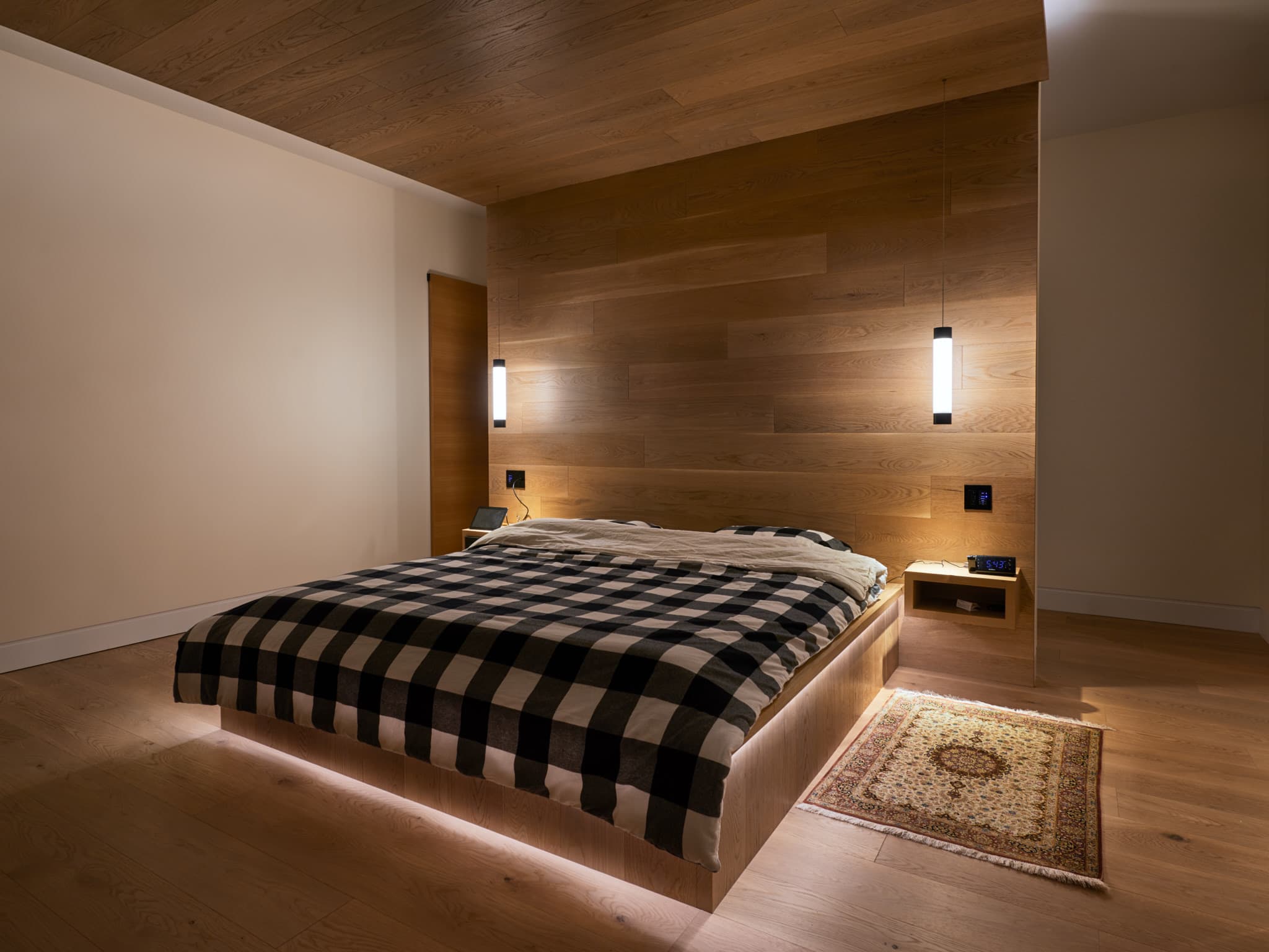Mega Fuse Pendant, lighting design Vancouver, lighting Vancouver, lighting, LED, modern lighting, industrial lighting, Karice, Vancouver Lighting, Canadian lighting manufacturer, canadian lighting designer, inspired by Fuse by Karice,