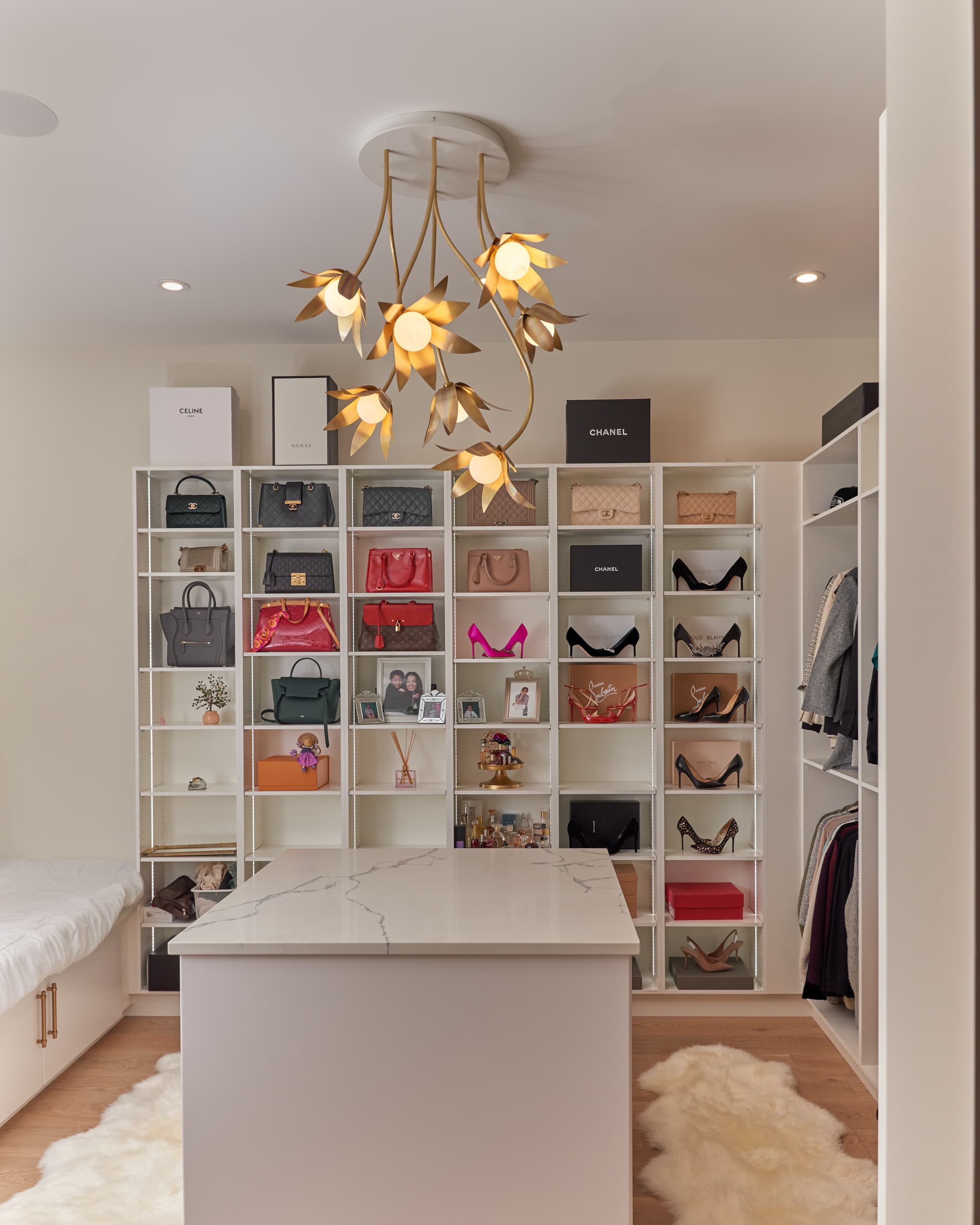 private closet lighting